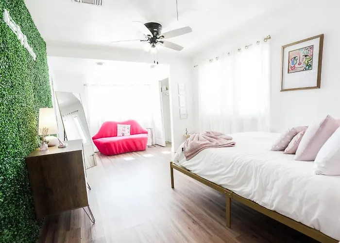 Old Town Resort, Pool, Game Room, Sleeps 12 Villa