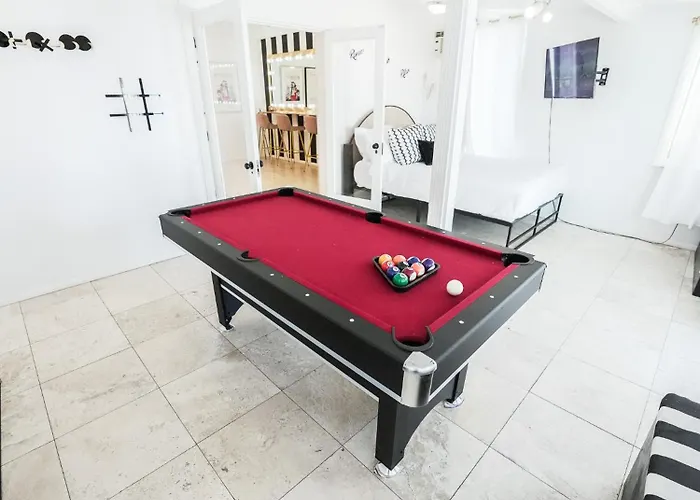 Old Town Resort, Pool, Game Room, Sleeps 12 *